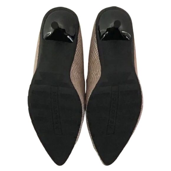 Kenneth Cole Reaction Hill Top Pump in Faux Snake Taupe - Size 8 - Picture 6 of 12